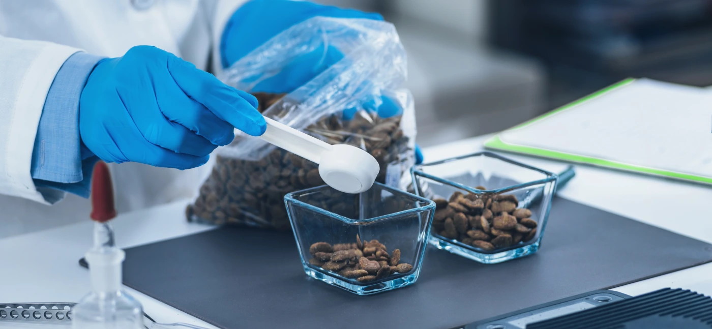 Teste de composição de ração em laboratório veterinário