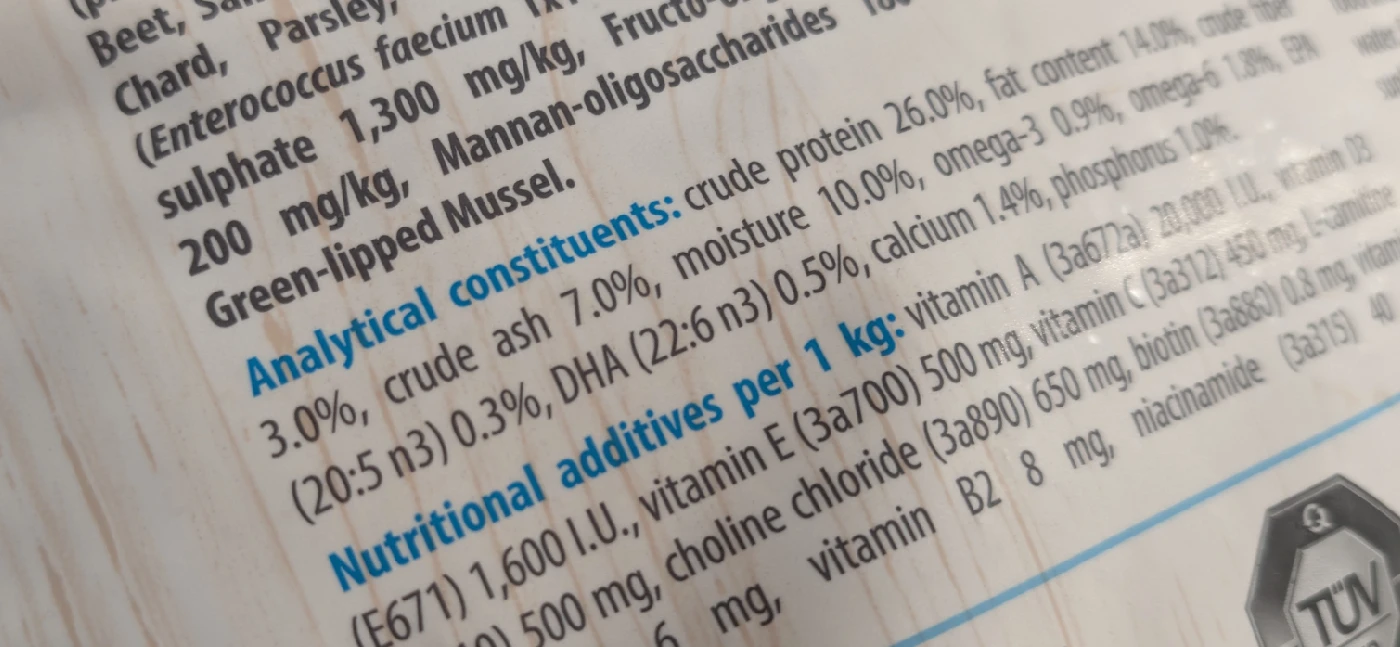 Secção de análise garantida em embalagem de ração